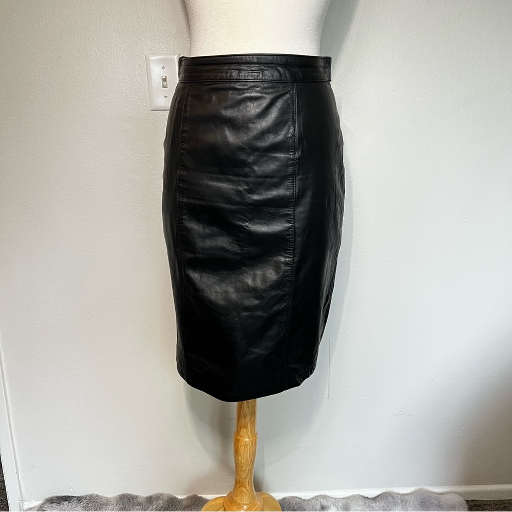 Chic Black Leather Pencil Skirt